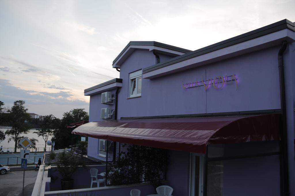 Aparthotel Viola Pjescana Uvala Exterior photo