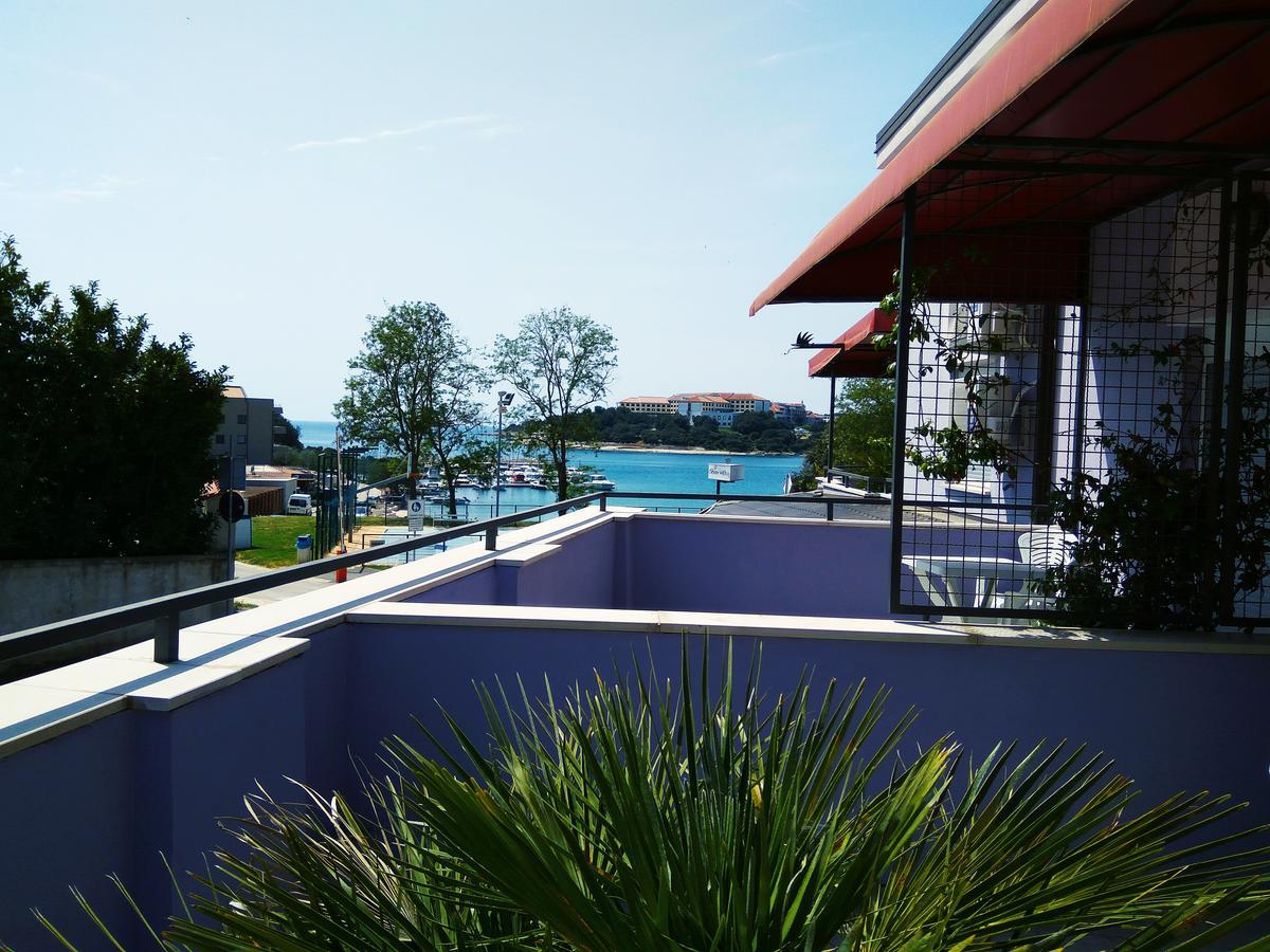 Aparthotel Viola Pjescana Uvala Exterior photo