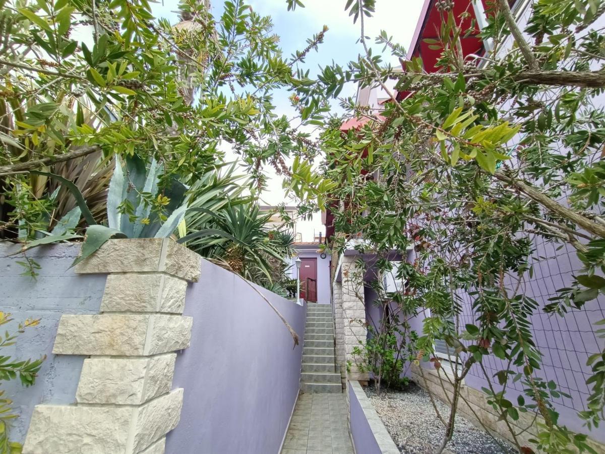 Aparthotel Viola Pjescana Uvala Exterior photo